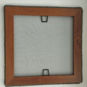 Ki-be vehető élkefézett szúnyogháló 10 x 30 mm-es lapos kerettel (Aranytölgy)