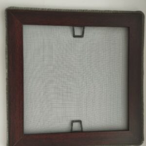 Ki-be vehető élkefézett szúnyogháló 10 x 30 mm-es lapos kerettel (Mahagóni)