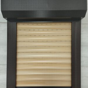 Hagyományos műanyag redőny barna színben