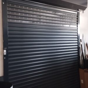 Redőnykapu 5,5 cm-es léccel